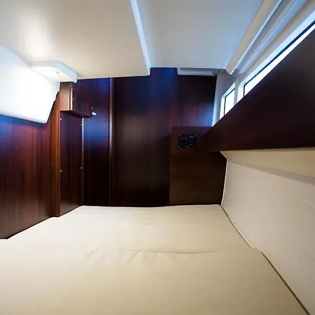 Botel Jacht Motorowy Platinum 989 Flybridge Wilkasy (Gizycko)