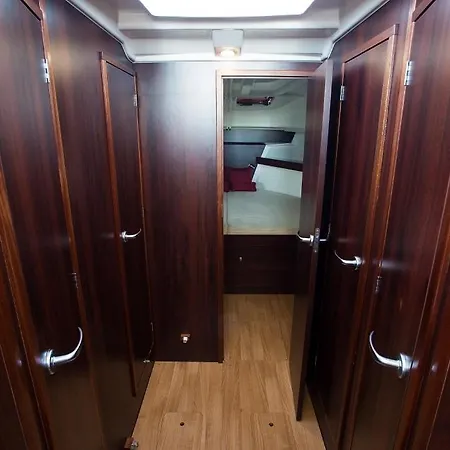 Botel Jacht Motorowy Platinum 989 Flybridge